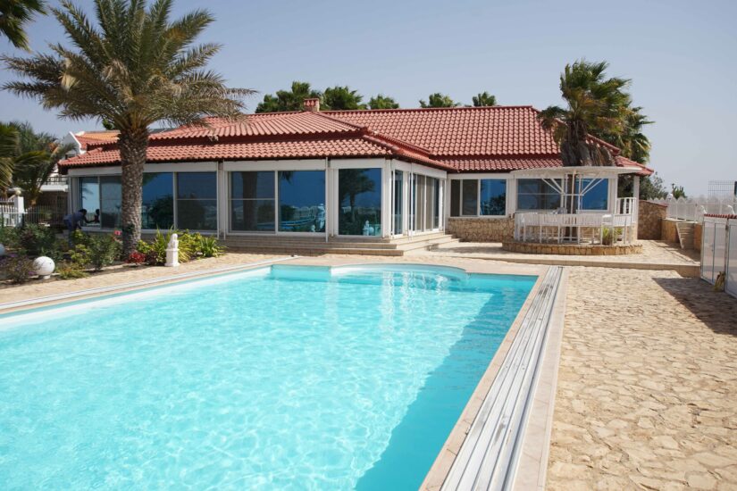 Traumvilla mit großem Grundstück und einem herrlichen Blick aufs Meer!