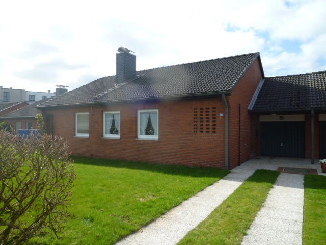 Sehr gepflegter Bungalow mit Garage in ruhiger und zentraler Wohnlage
